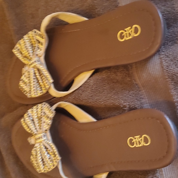 Ladies sandals - Picture 1 of 3